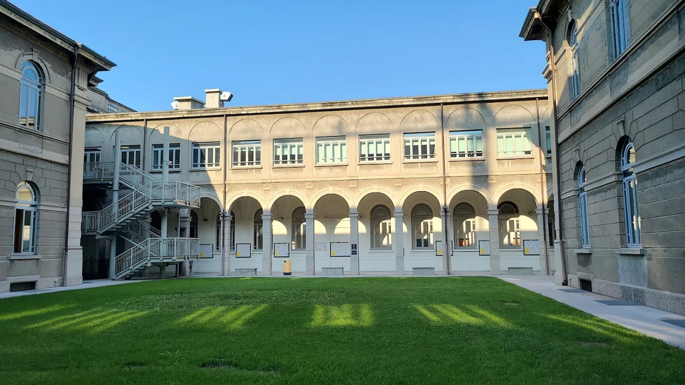 Politecnico di Milano - Chiostro interno